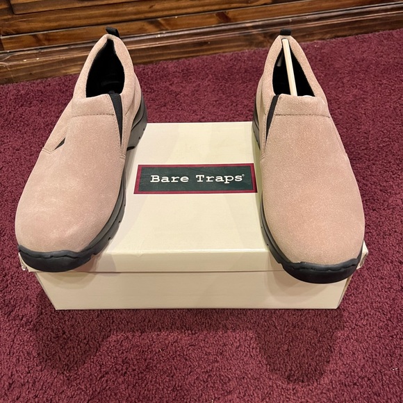 Bare Traps Shoes - Bare Traps women’s size 9 slip on shoes . Vintage with tags!